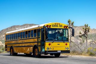 Komentář: Souboje o místo v MHD aneb Koho bychom měli nechat se v autobusu posadit